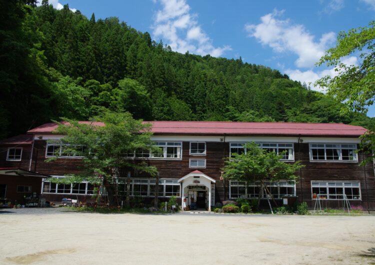 戦後日本の教育改革：職業教育の発展と課題